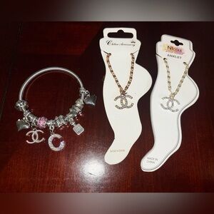 Source Unknown Silver and Pink Charm Bracelet